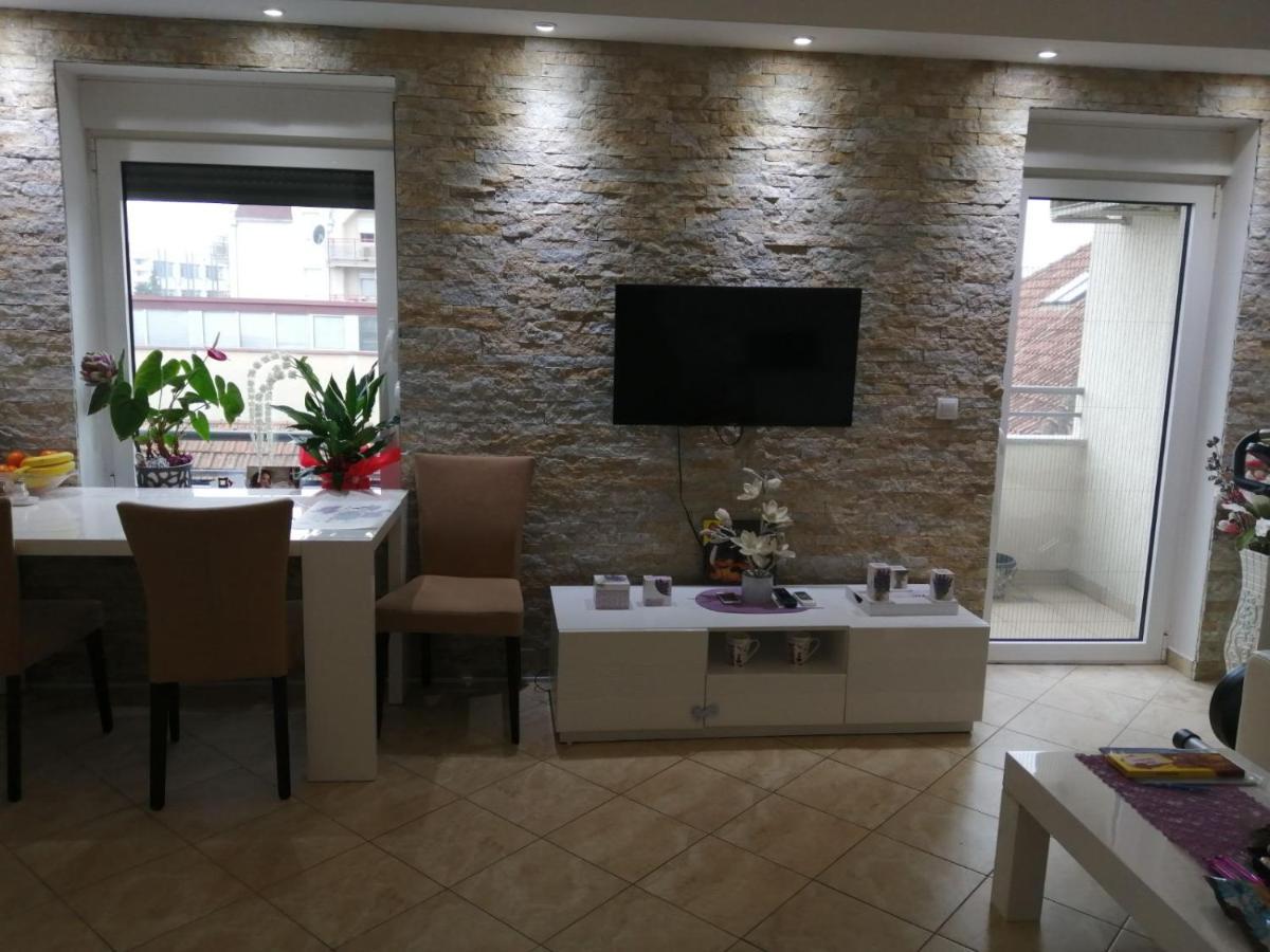 Apartman Anja Apartment Stara Pazova Exterior foto